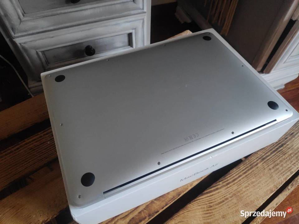 Macbook 13 8Gb256Gb z 2020 w świetnym stanie Kraków sprzedam