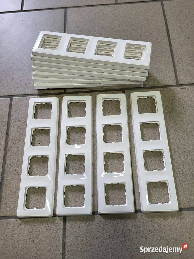 Ramki CARIVA Legrand poczwórne Białe 11sztuk Łódź