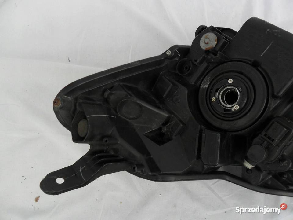 REFLEKTOR PRZÓD STRONA PRAWA TOYOTA YARIS