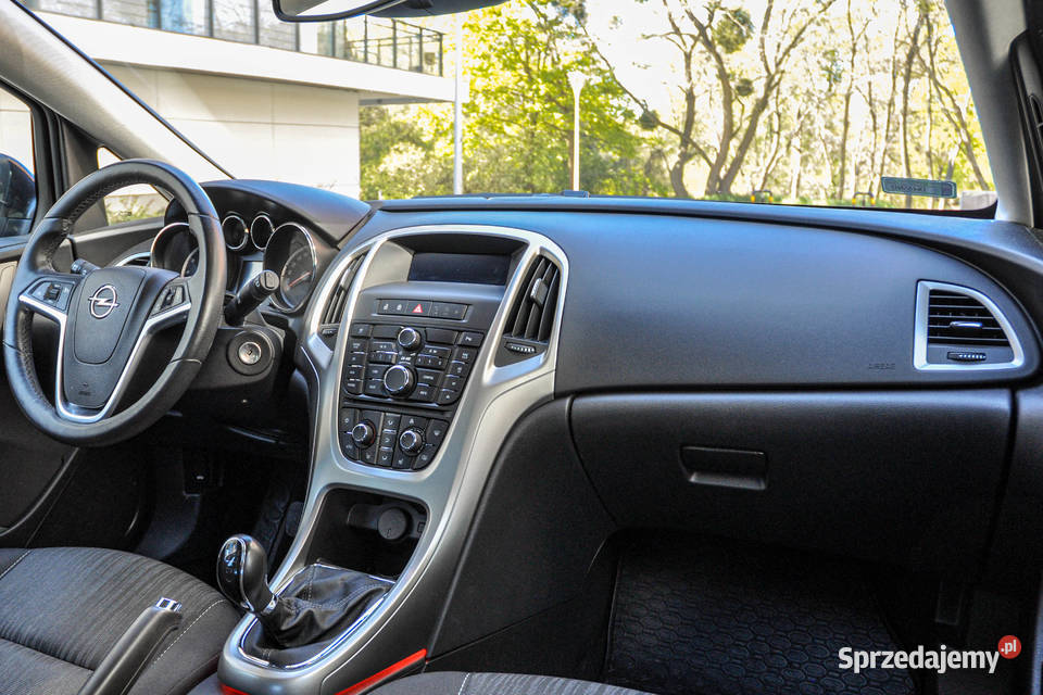 Opel Astra J 14T 121 Bezwypadkowa Astra Wrocław