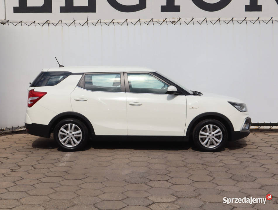 SsangYong XLV 16 eXGi wielofunkcyjna kierownica Łódź sprzedam