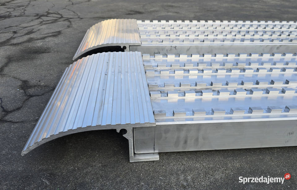 Najazdy aluminiowe 10 ton 2400x450x90mm Lubanie sprzedam