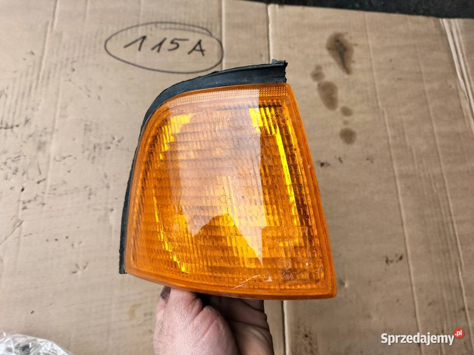 AUDI 80B4 KIERUNKOWSKAZ PRAWY lubelskie