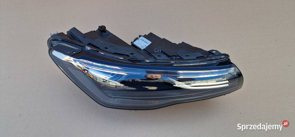 VW TIGUAN III REFLEKTOR LAMPA LED PRAWA Bieleń