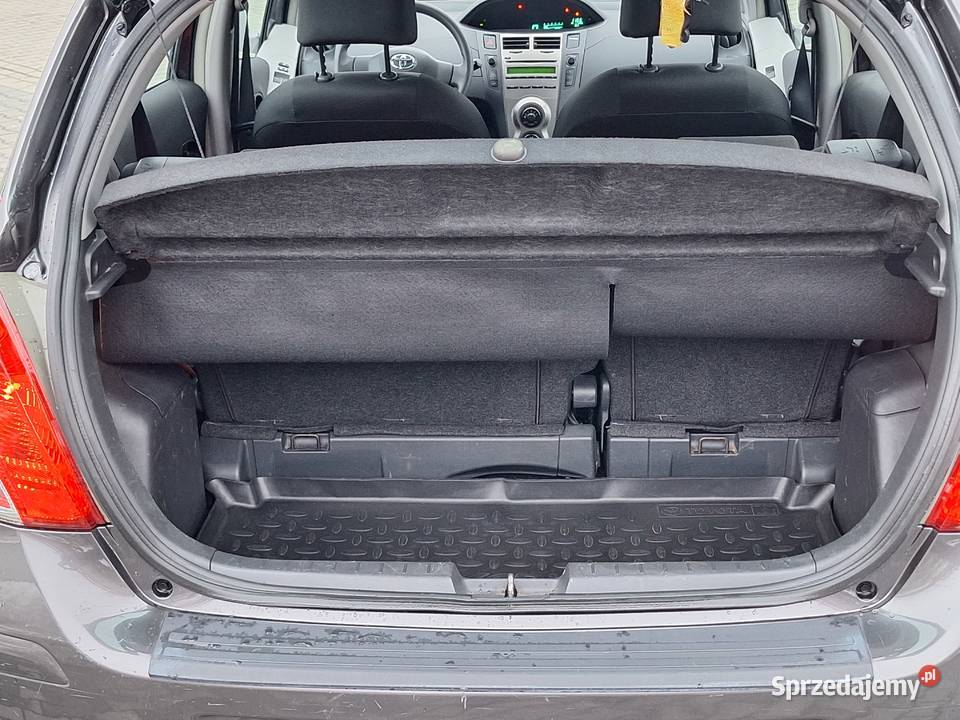 Toyota Yaris II Lift klimatyzacja AUX Niski benzyna Równe