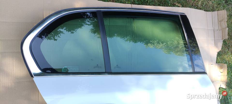 Drzwi prawy tył Skoda Superb II śląskie sprzedam
