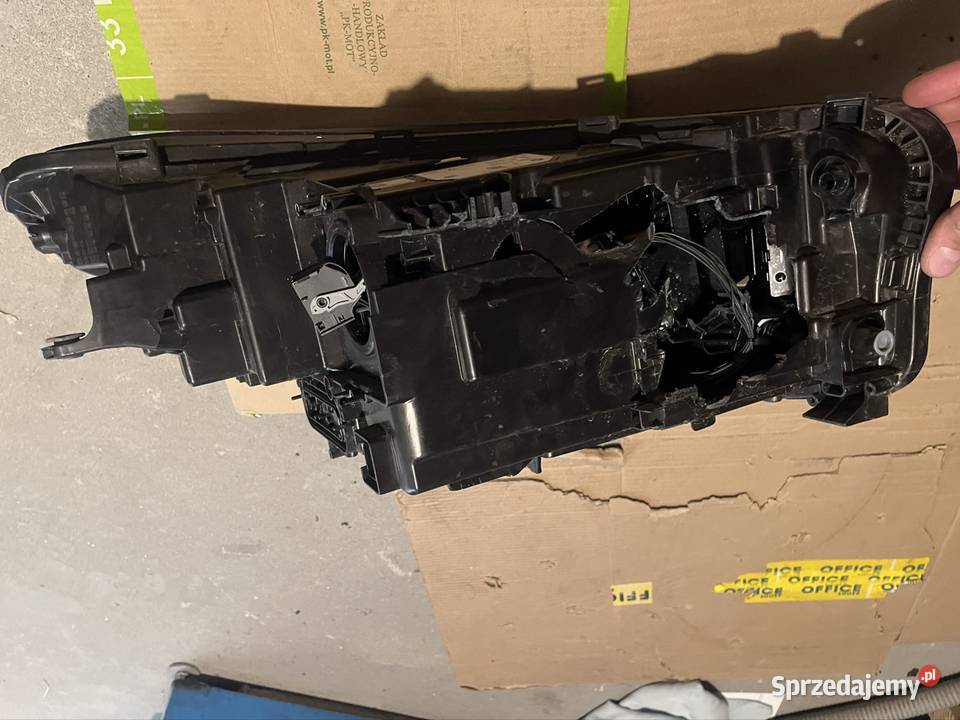 BMW X1 U11 2023r Pozostałość z lamp przód sprzedam