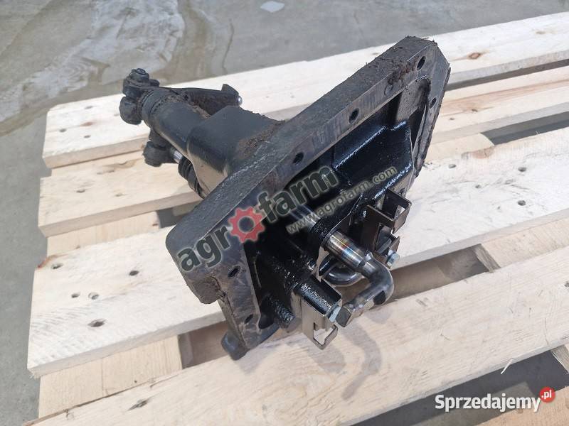 Pokrywa Valtra C90 M120 T130 XM130 Byków