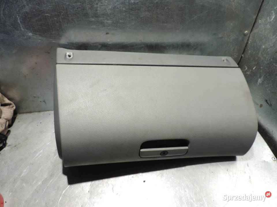 SKODA OCTAVIA I SCHOWEK PASAŻERA małopolskie Nowy Sącz