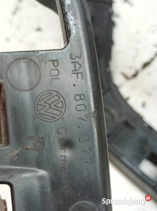 ŚLIZG ZDERZAKA TYŁ KOMBI 3AF807394 3QF807377 VW osobowe świętokrzyskie