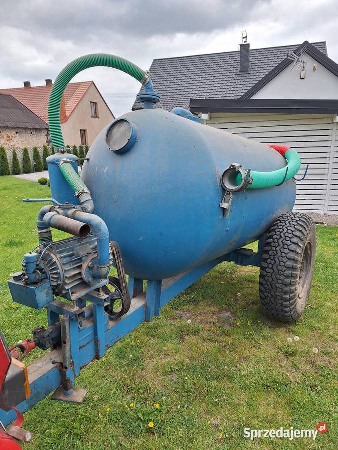 Beczkowoz 3000l z pompa sprawny Piotrków Trybunalski