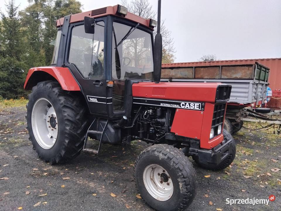 Case International 745 XL