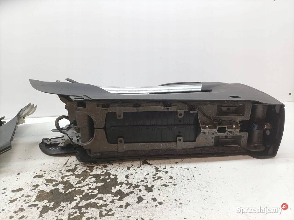 TUNEL ŚRODKOWY PODŁOKIETNIK C Opel Zafira III