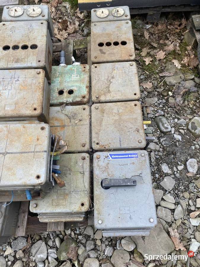 Rozdzielnia żeliwna elektryczna z czasów PRL Mszana Dolna