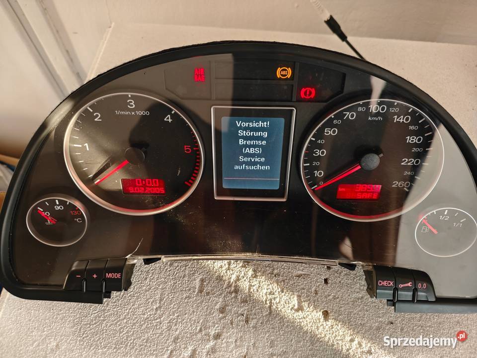 LICZNIK ZEGARY AUDI A4 B7 25 TDI 8E0920931L osobowe sprzedam