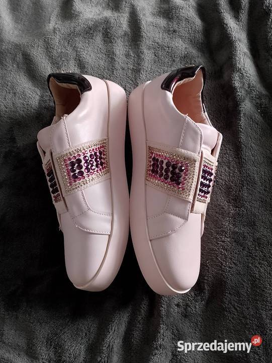 Buty sportowe Balada w rozmiarze 38 Tuchola