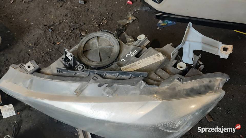 Reflektor lampa lewa prawa przód przednia BMW osobowe Książ Wielkopolski sprzedam