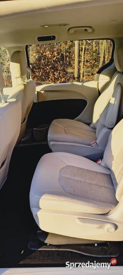 Chrysler Pacyfica 2018 Hybrid 142000 3605cm3 Samochody osobowe Warszawa sprzedam