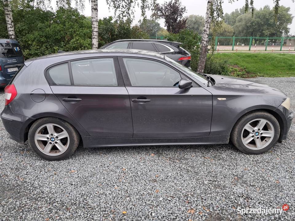 BMW 118 szary