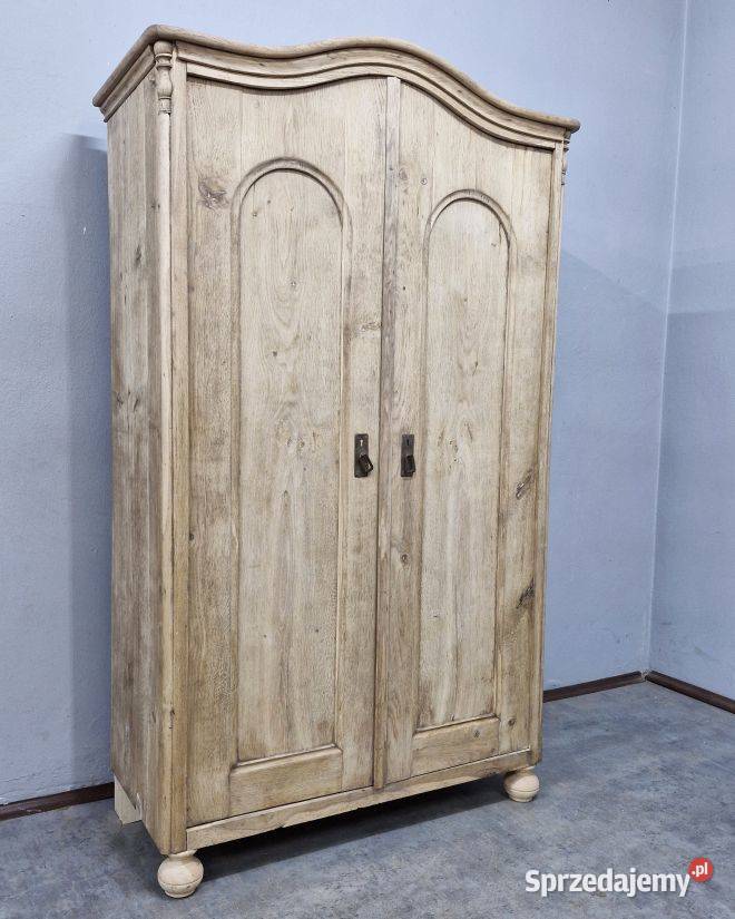Dębowa szafa ludwikowska z Dolnego Śląska