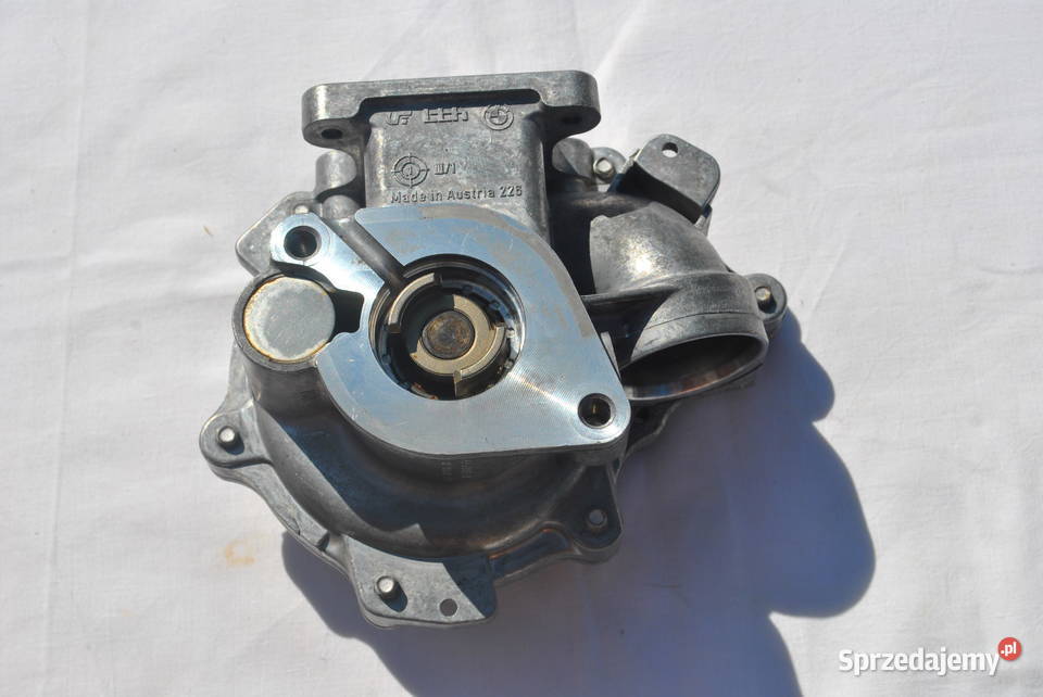 Pompa wody BMW E87 E46 E90 E91 E92 E93 E60 E83 Układ chłodzenia Poręba