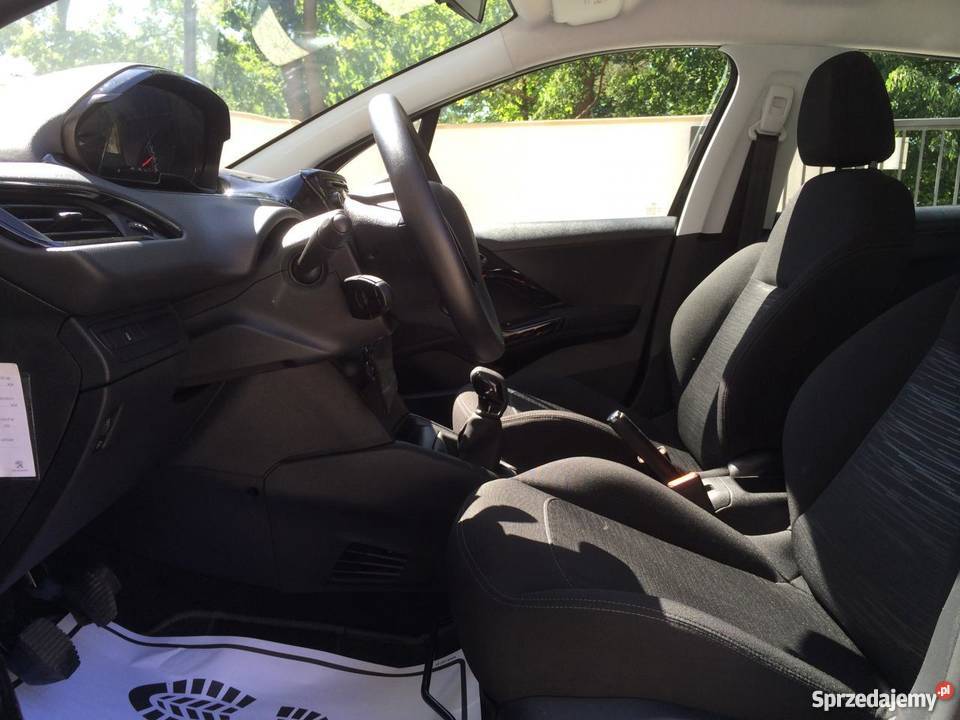 Na sprzedaż Peugeot 208 elektryczne lusterka