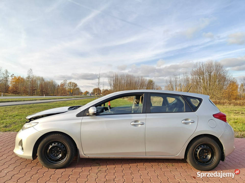 Toyota Auris II 2012 Rok produkcji 2013 Karczew sprzedam