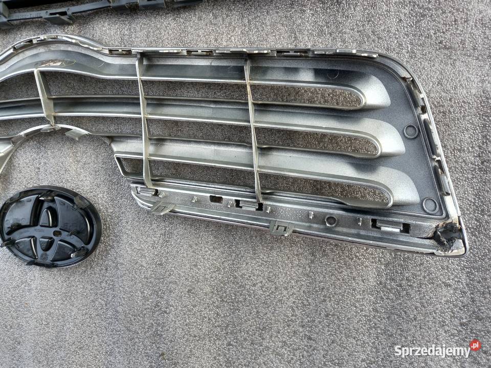 Toyota Avensis Lift atrapa kratka logo zderzaka wielkopolskie Bukownica