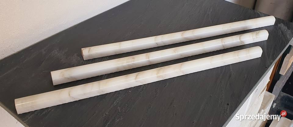 Wałek marmurowy ścienny Bianco Calacatta Gold Bielawa