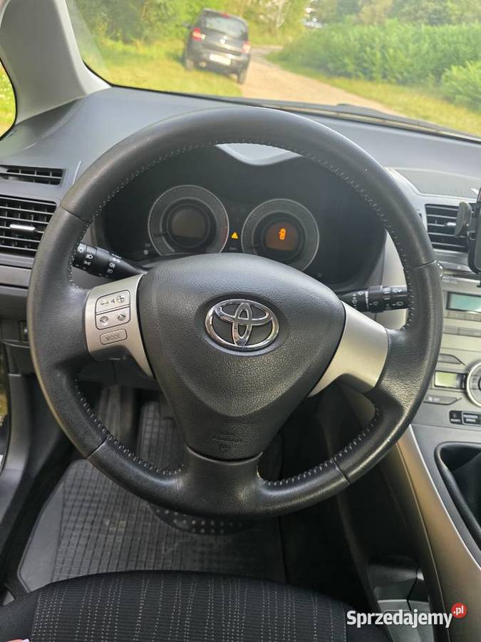 Toyota Auris 16 VVTi Premium 2009 180 000 salon 132KM Kielce