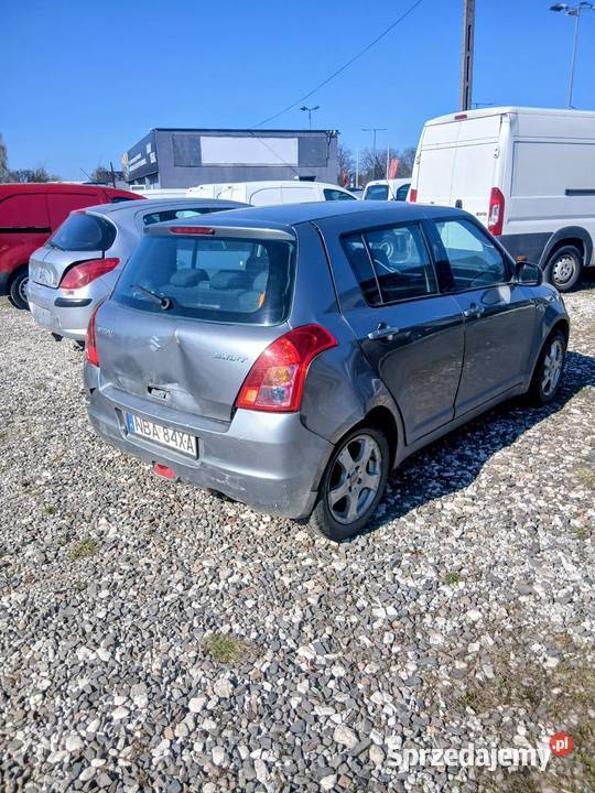 Suzuki swift benzyna uszkodzony tył uszkodzony Warszawa