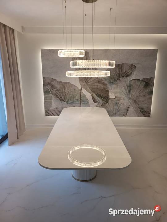 Stół COMODO II złoty dekor pod nogą jadalnia Gierałtowiczki