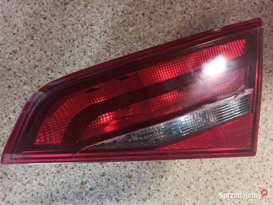 AUDI A3 8V lampa prawa tył 8V4945094c