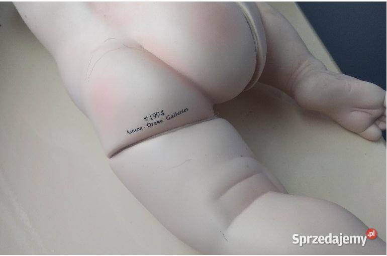 Porcelanowa lalka kolekcjonerska sygnowana Góra