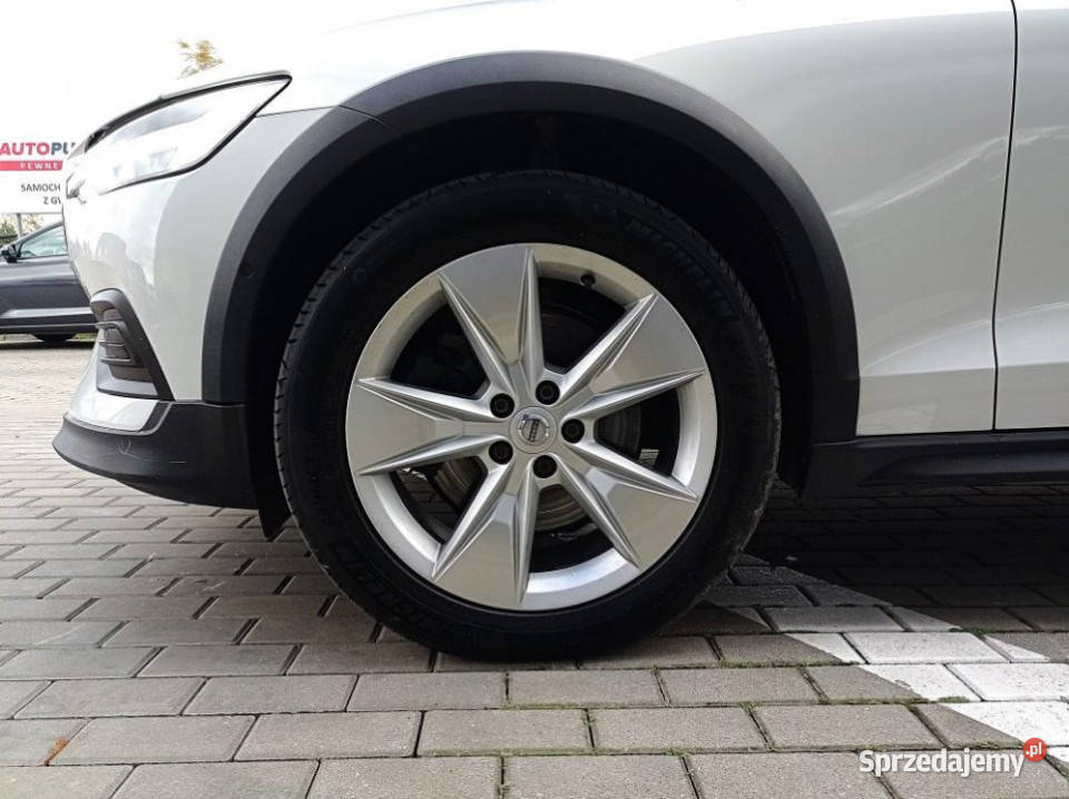 Volvo V60 Cross Country 2022r FV23 Full LED Kraków