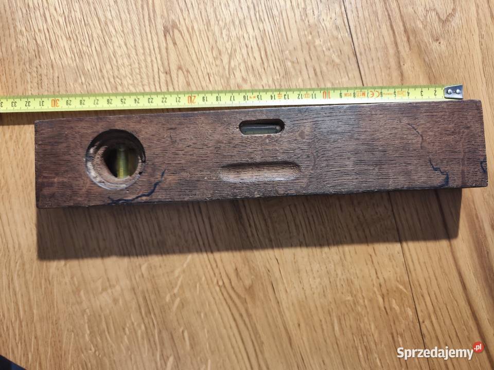 Poziomica drewniana z czasów PRLu łódzkie