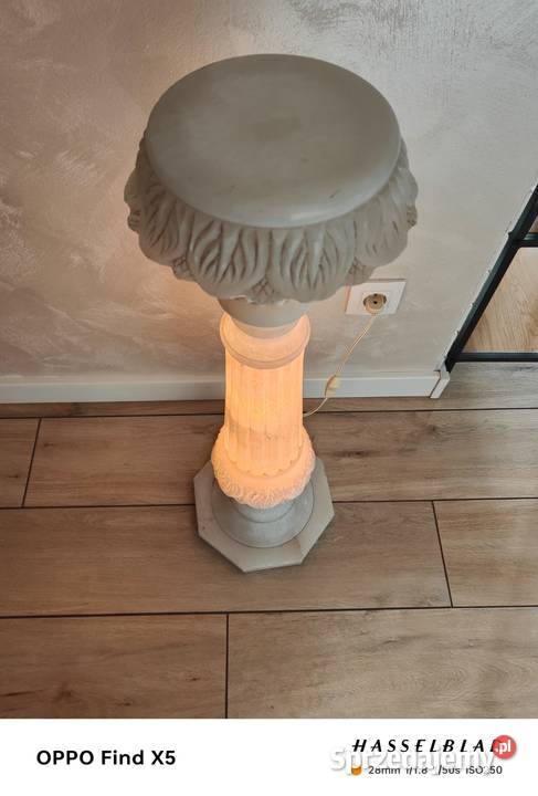 Kolumna Lampa z alabastru Wola Podłężna