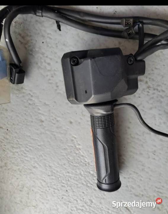 Honda CB 1000 R SC 80 2020 PRZEŁĄCZNIK PRAWY