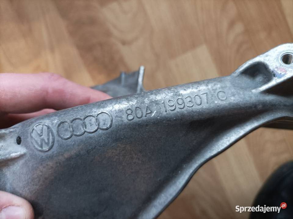 Audi Q5 80A łapa silnika