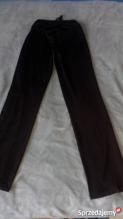 Gładkie czarne wiązane spodnie sportowe 38 m Żmudź sprzedam