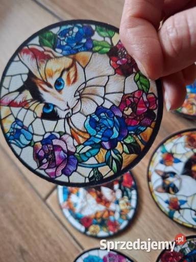 Zestaw podkładek drewnianych pod kubek z wielokolorowy Wąbrzeźno