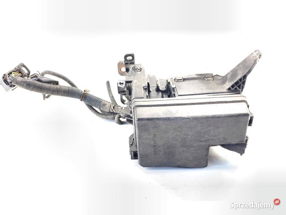 SKRZYNKA BEZPIECZNIKÓW TOYOTA RAV 4 IV SUV 25 sprzedam