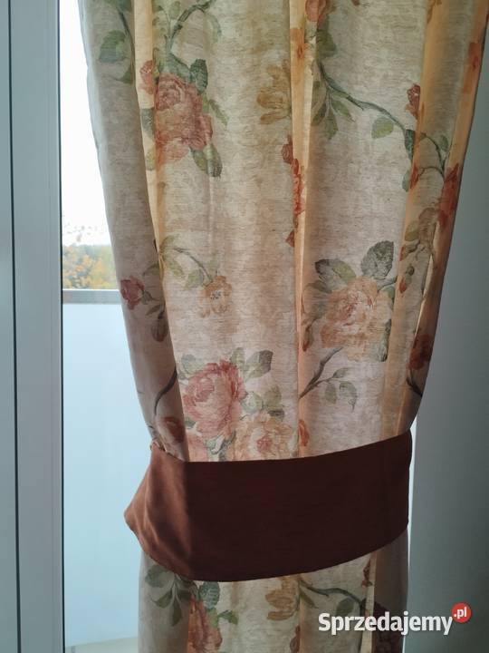 Zasłonygotowe 225 2 plus obrus