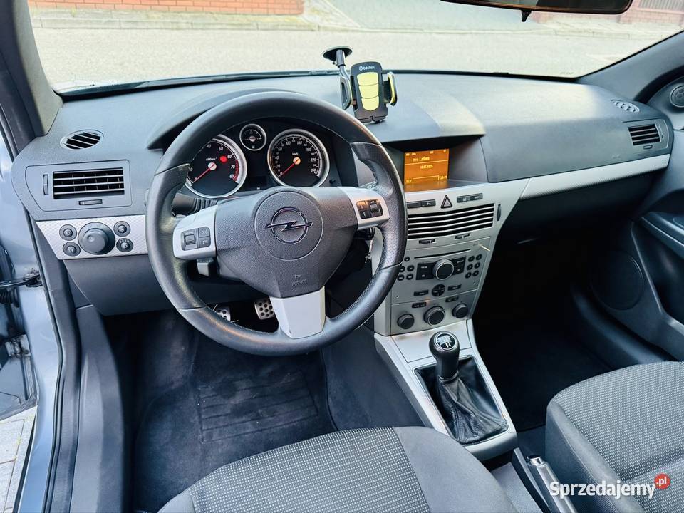 Opel Astra GTC 105KM Motoryzacja