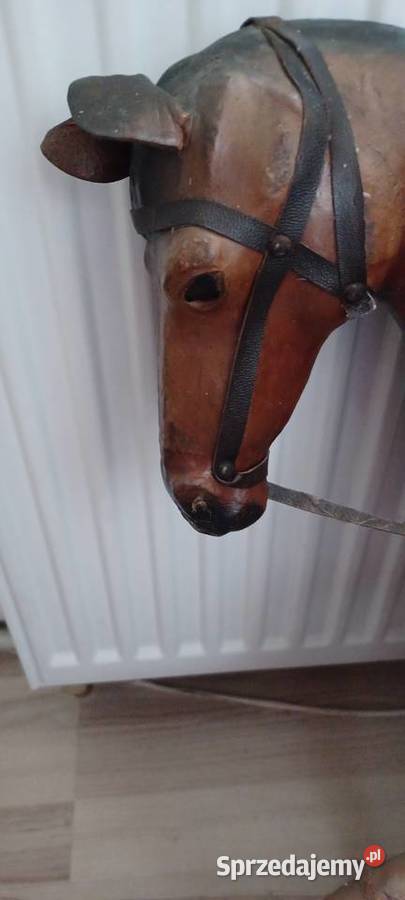 KOŃ ZE SKÓRY CIĘŻKI DAWNE CZASY PRLU JEDNA NOGA Poznań