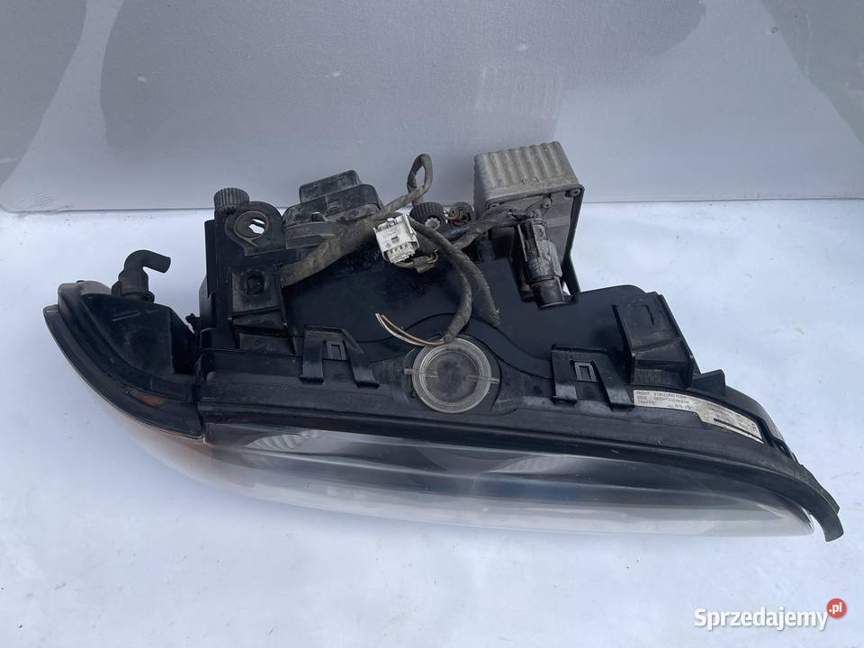 BMW E39 PRAWA LAMPA PRZÓD XENON