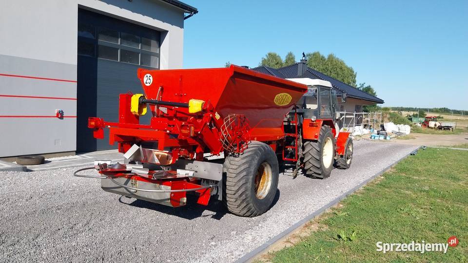 Rozsiewacz nawozu wapna BREDAL 8 ton na kołach Przymiłowice