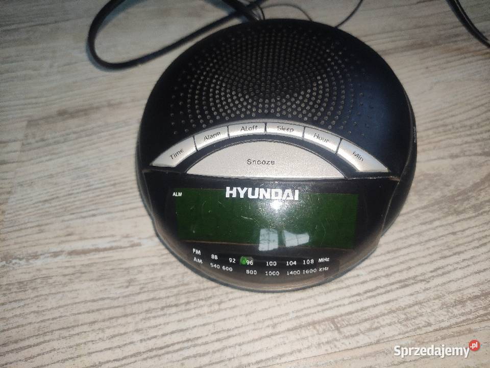Radiobudzik Hyundai.