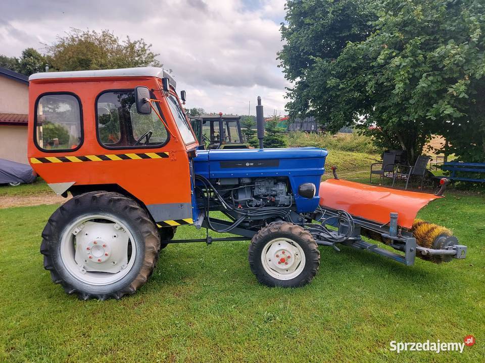 traktor zamiatarka ciągnik fiat 250 zachodniopomorskie Kołobrzeg