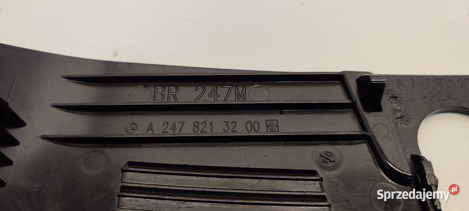 MERCEDES W247 OSŁONA LUSTEKA ŚRODKOWEGO